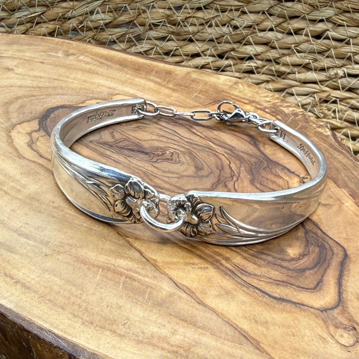 Silver Bracelet Daffodil Pattern