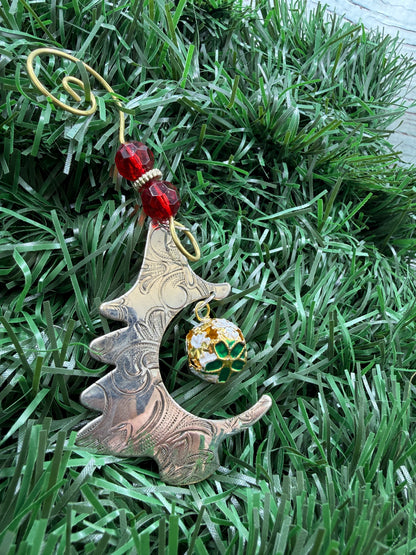 Silver tree ornament with ball