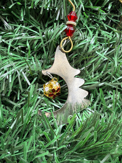 Silver tree ornament with ball