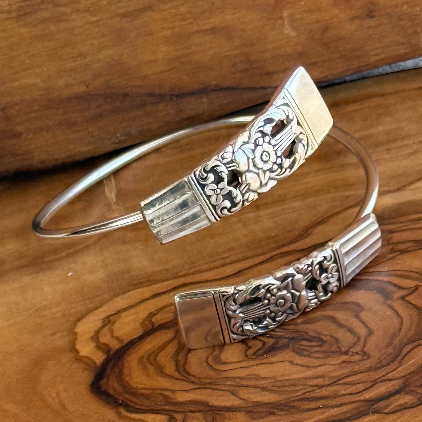 Adjustable wrap silver plated bracelet bangle
