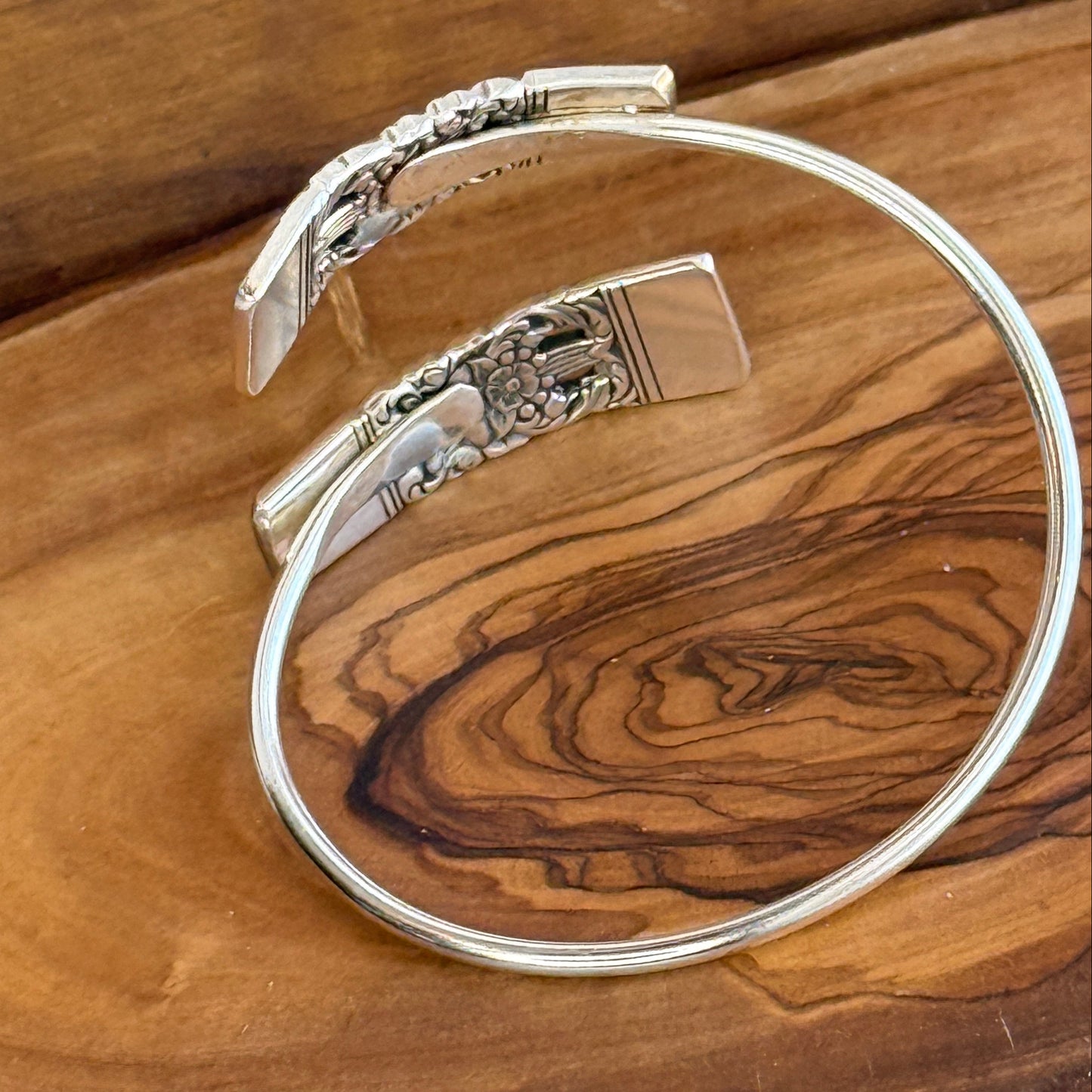 Adjustable wrap silver plated bracelet bangle