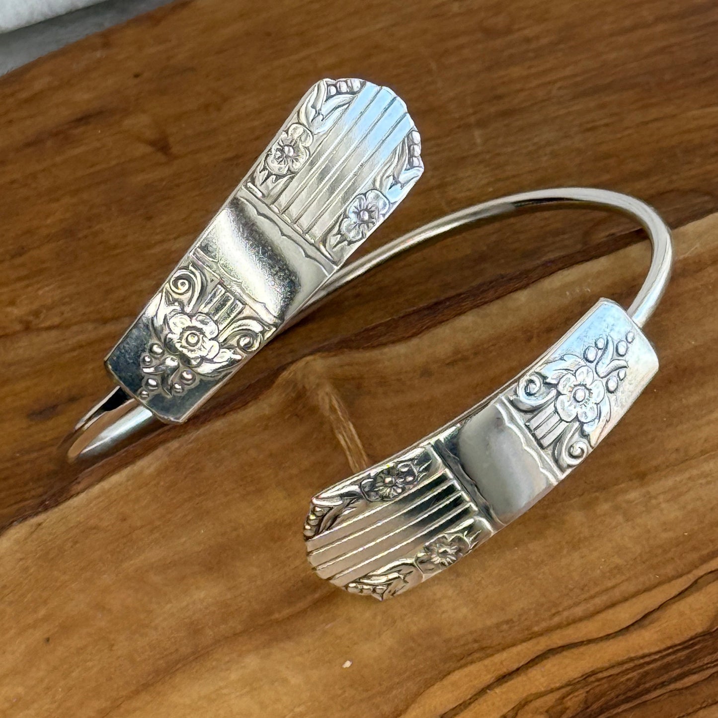 Adjustable wrap silver plated bracelet bangle