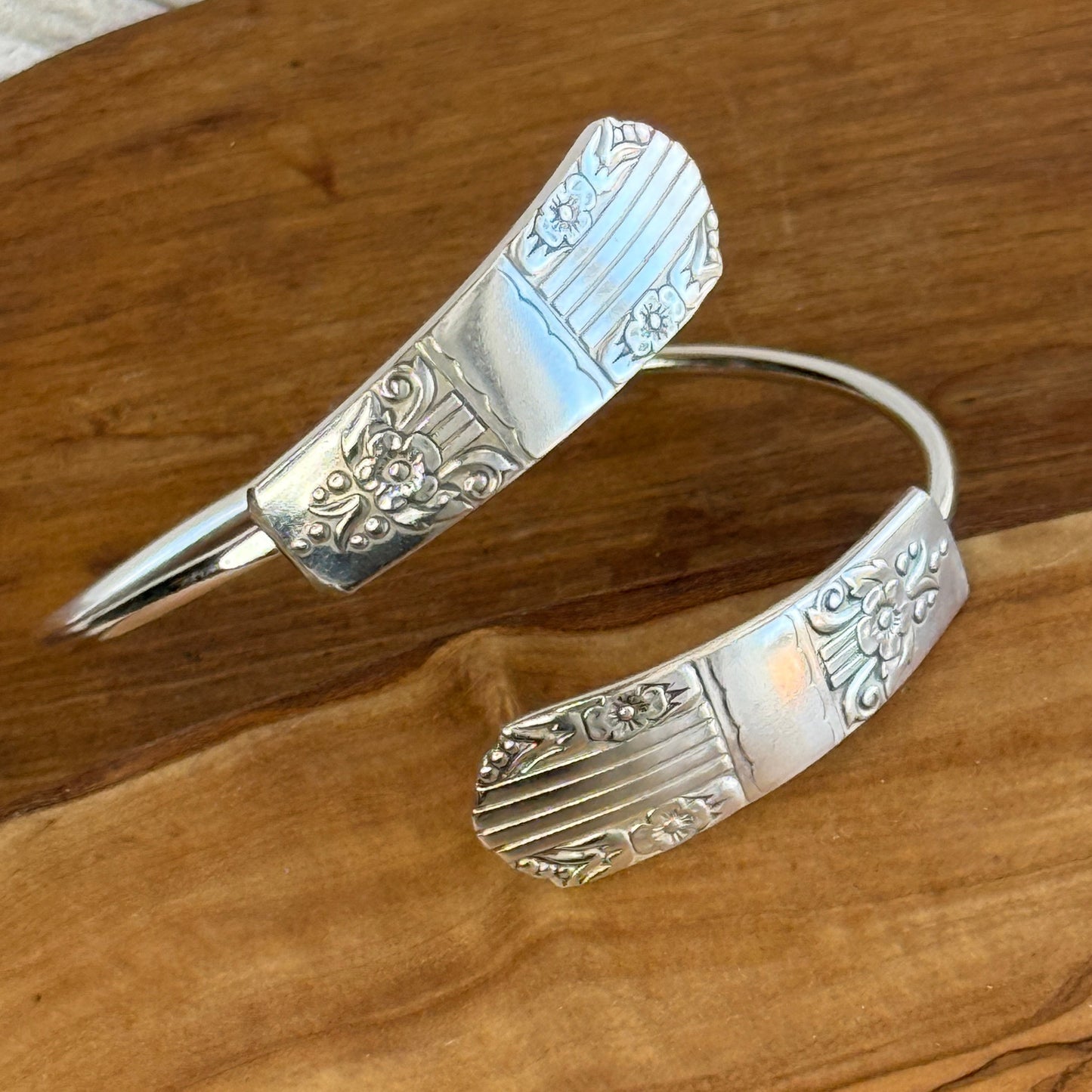 Adjustable wrap silver plated bracelet bangle