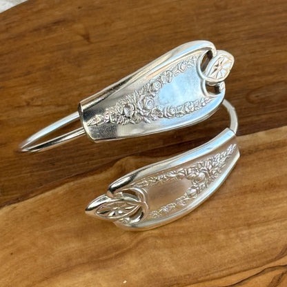 Adjustable wrap silver plated bracelet bangle