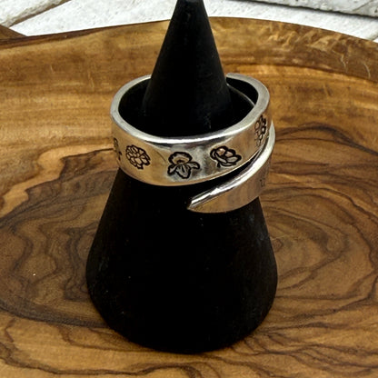 Serving Fork Tine Ring With Flowers