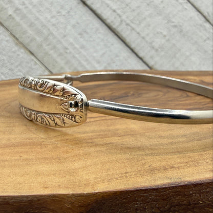 Hook Tension Bracelet