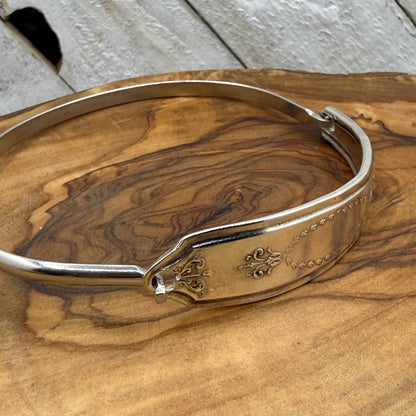 Hook Tension Bracelet