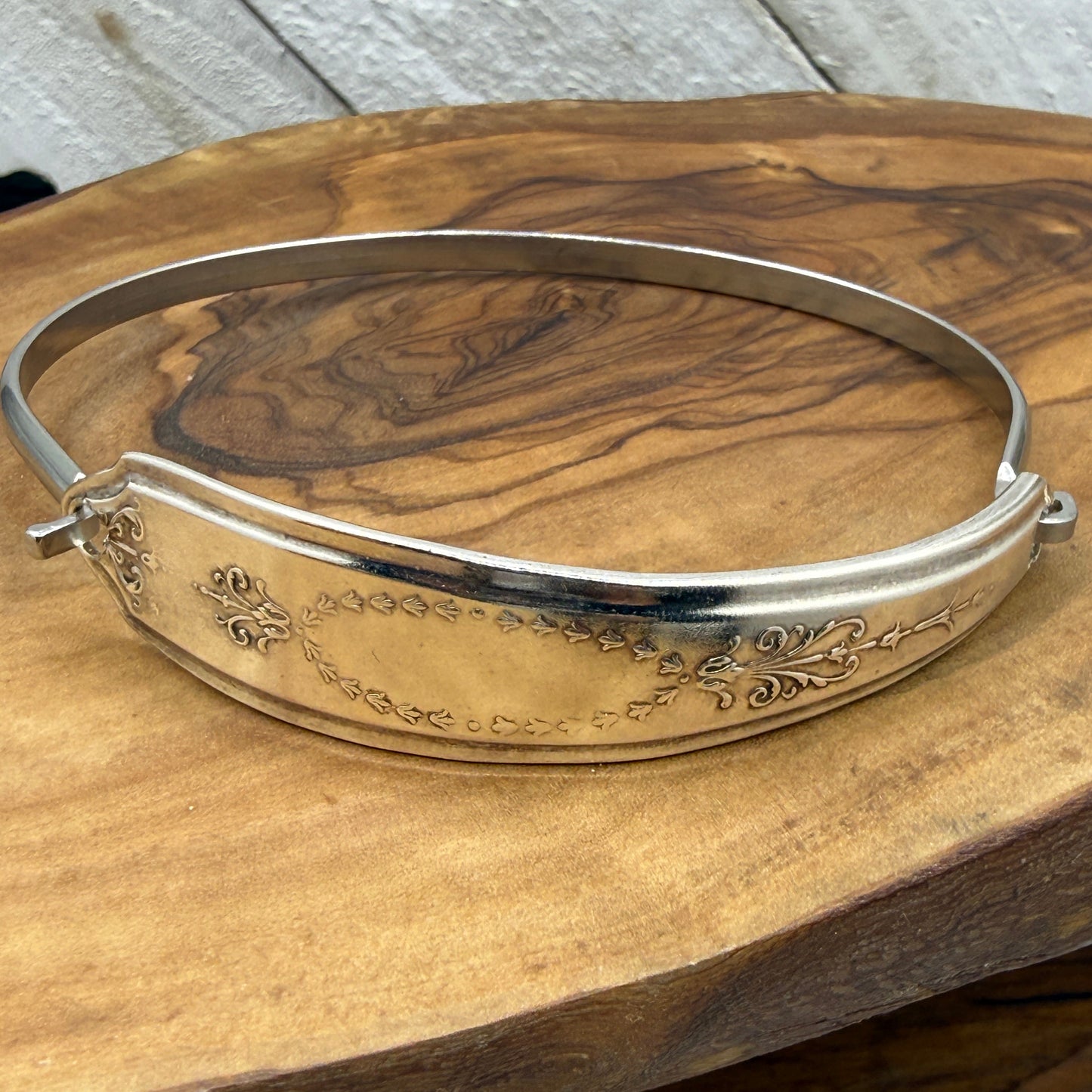 Hook Tension Bracelet