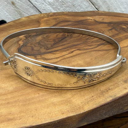 Hook Tension Bracelet