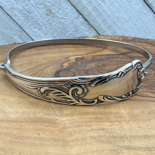 Hook Tension Bracelet