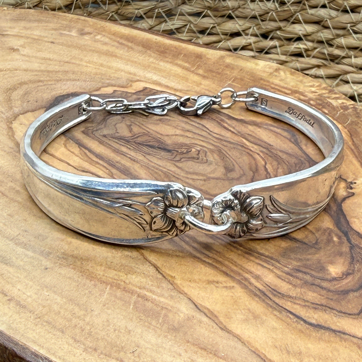 Silver Bracelet Daffodil Pattern